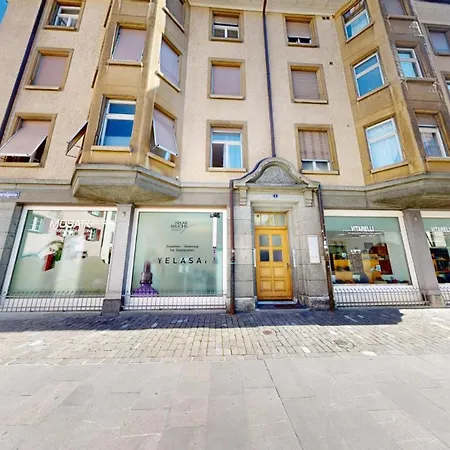 Solution-grischun - Altstadtwohnung - Zentral - Boxspringbett - Dachterrasse - Kaffe&tee Appartamento *