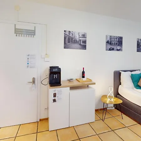 Solution-grischun - Altstadtwohnung - Zentral - Boxspringbett - Dachterrasse - Kaffe&tee *